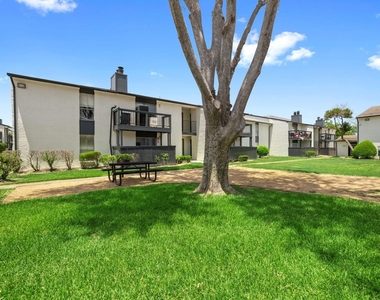 10101 Forum Park Drive - Photo Thumbnail 5