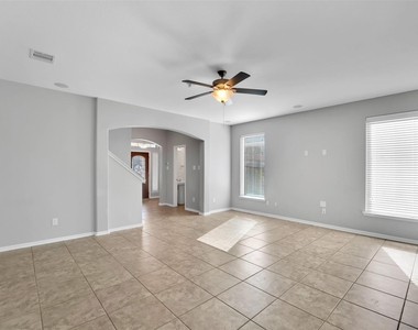 5407 Baronet Drive - Photo Thumbnail 8