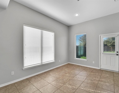 5407 Baronet Drive - Photo Thumbnail 10