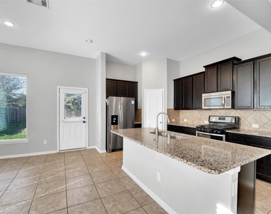 5407 Baronet Drive - Photo Thumbnail 9