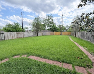 11922 Harristown Dr - Photo Thumbnail 28