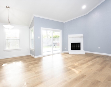 10030 Tahoka Lane - Photo Thumbnail 5