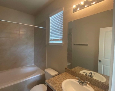 5130 Wolgan Lake Court - Photo Thumbnail 10