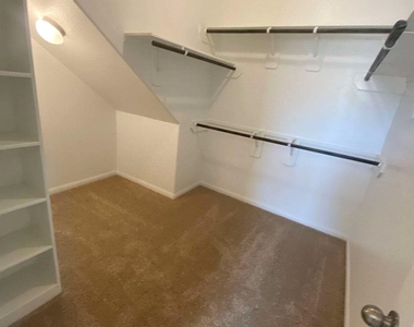 5130 Wolgan Lake Court - Photo Thumbnail 8