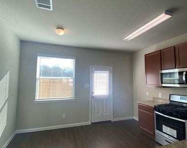 5130 Wolgan Lake Court - Photo Thumbnail 3