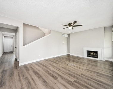 781 Country Place Drive - Photo Thumbnail 14
