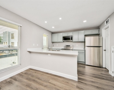 781 Country Place Drive - Photo Thumbnail 7