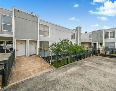 781 Country Place Drive - Photo Thumbnail 2