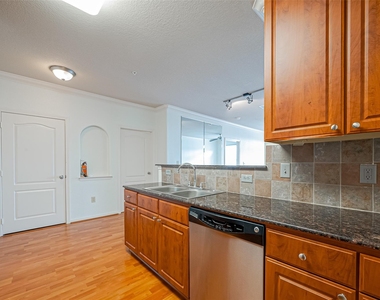 1711 Old Spanish Trail - Photo Thumbnail 14