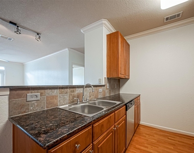 1711 Old Spanish Trail - Photo Thumbnail 11