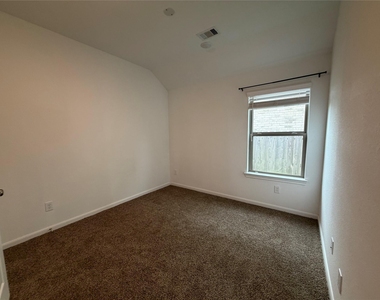 1330 Heather Rosewood Lane - Photo Thumbnail 12