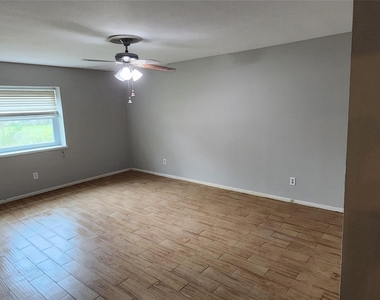 3411 Stoney Oak Drive - Photo Thumbnail 9