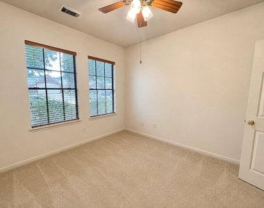 1931 Stanford Park Court - Photo Thumbnail 13
