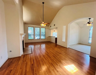 1931 Stanford Park Court - Photo Thumbnail 3