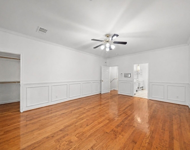 5136 Chevy Chase Drive - Photo Thumbnail 13