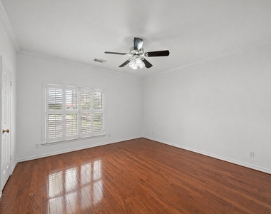 5136 Chevy Chase Drive - Photo Thumbnail 16