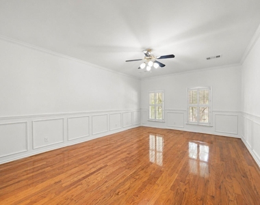 5136 Chevy Chase Drive - Photo Thumbnail 12