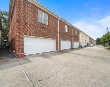 5136 Chevy Chase Drive - Photo Thumbnail 19