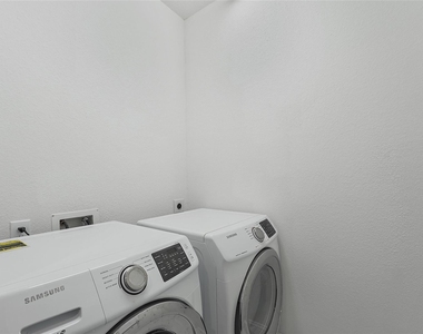 1221 W 19th Street - Photo Thumbnail 23