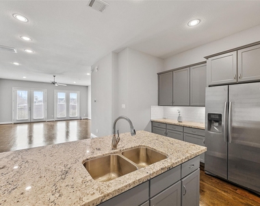 1221 W 19th Street - Photo Thumbnail 10