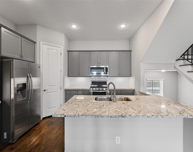 1221 W 19th Street - Photo Thumbnail 6