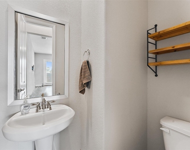 1221 W 19th Street - Photo Thumbnail 14