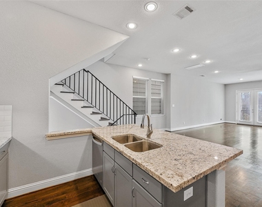 1221 W 19th Street - Photo Thumbnail 9