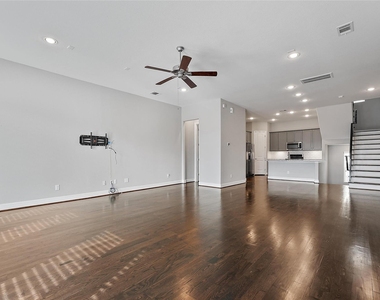 1221 W 19th Street - Photo Thumbnail 13