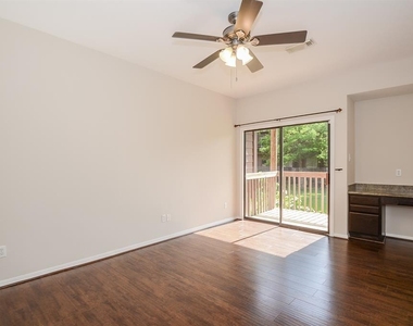 737 Davis Road - Photo Thumbnail 11