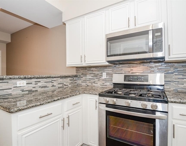 737 Davis Road - Photo Thumbnail 8