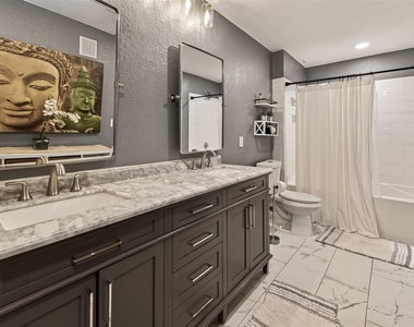 7575 Kirby Drive - Photo Thumbnail 8