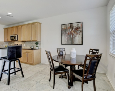 6423 Calgary Woods Lane - Photo Thumbnail 10