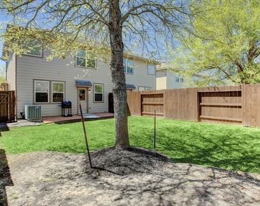 6423 Calgary Woods Lane - Photo Thumbnail 23
