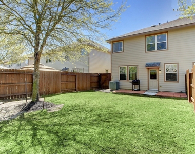 6423 Calgary Woods Lane - Photo Thumbnail 22