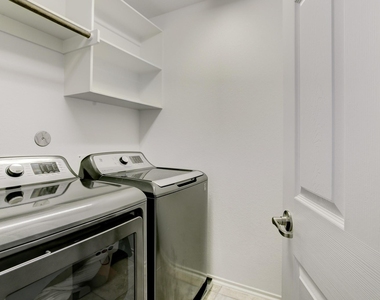 6423 Calgary Woods Lane - Photo Thumbnail 19