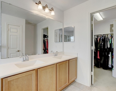6423 Calgary Woods Lane - Photo Thumbnail 15