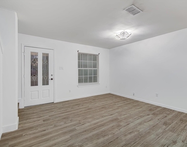 3107 Rendezvous Court - Photo Thumbnail 6