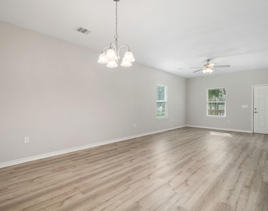 6927 David Street - Photo Thumbnail 7