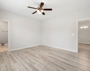 6927 David Street - Photo Thumbnail 16