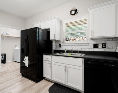 6927 David Street - Photo Thumbnail 13