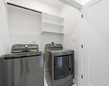 8019 Grandview Street - Photo Thumbnail 26