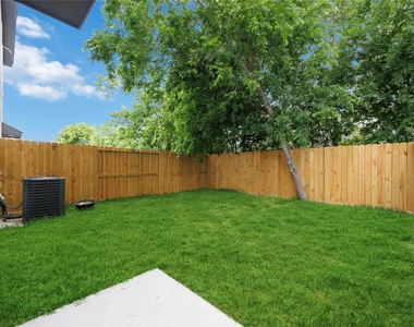 8019 Grandview Street - Photo Thumbnail 27
