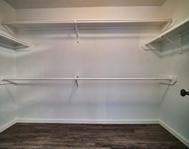 11011 Landsbury Court - Photo Thumbnail 24