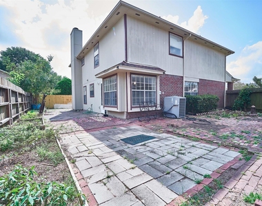 11011 Landsbury Court - Photo Thumbnail 33