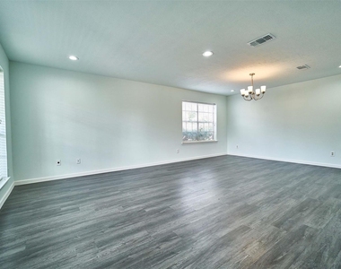 11011 Landsbury Court - Photo Thumbnail 5