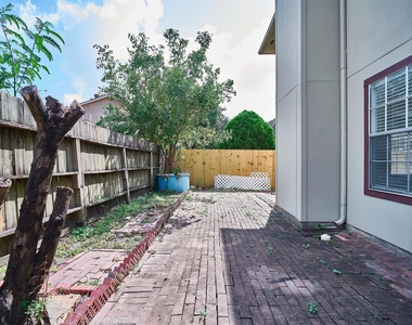 11011 Landsbury Court - Photo Thumbnail 30