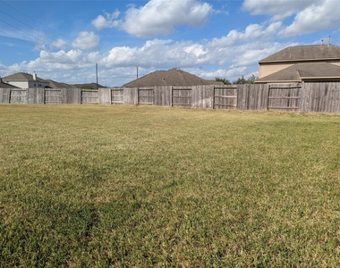 13319 Lansdown Street - Photo Thumbnail 21
