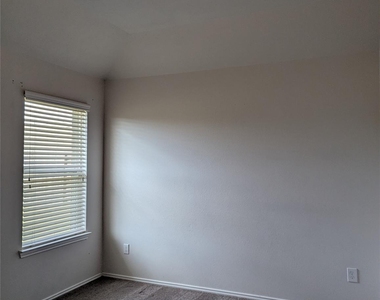 13319 Lansdown Street - Photo Thumbnail 16
