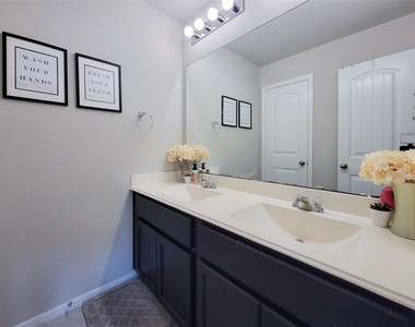 8003 Ecru Lane - Photo Thumbnail 35