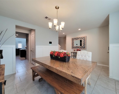 8003 Ecru Lane - Photo Thumbnail 9